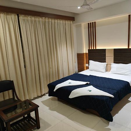 Hotel Sahyog&Rooms Surat Eksteriør bilde