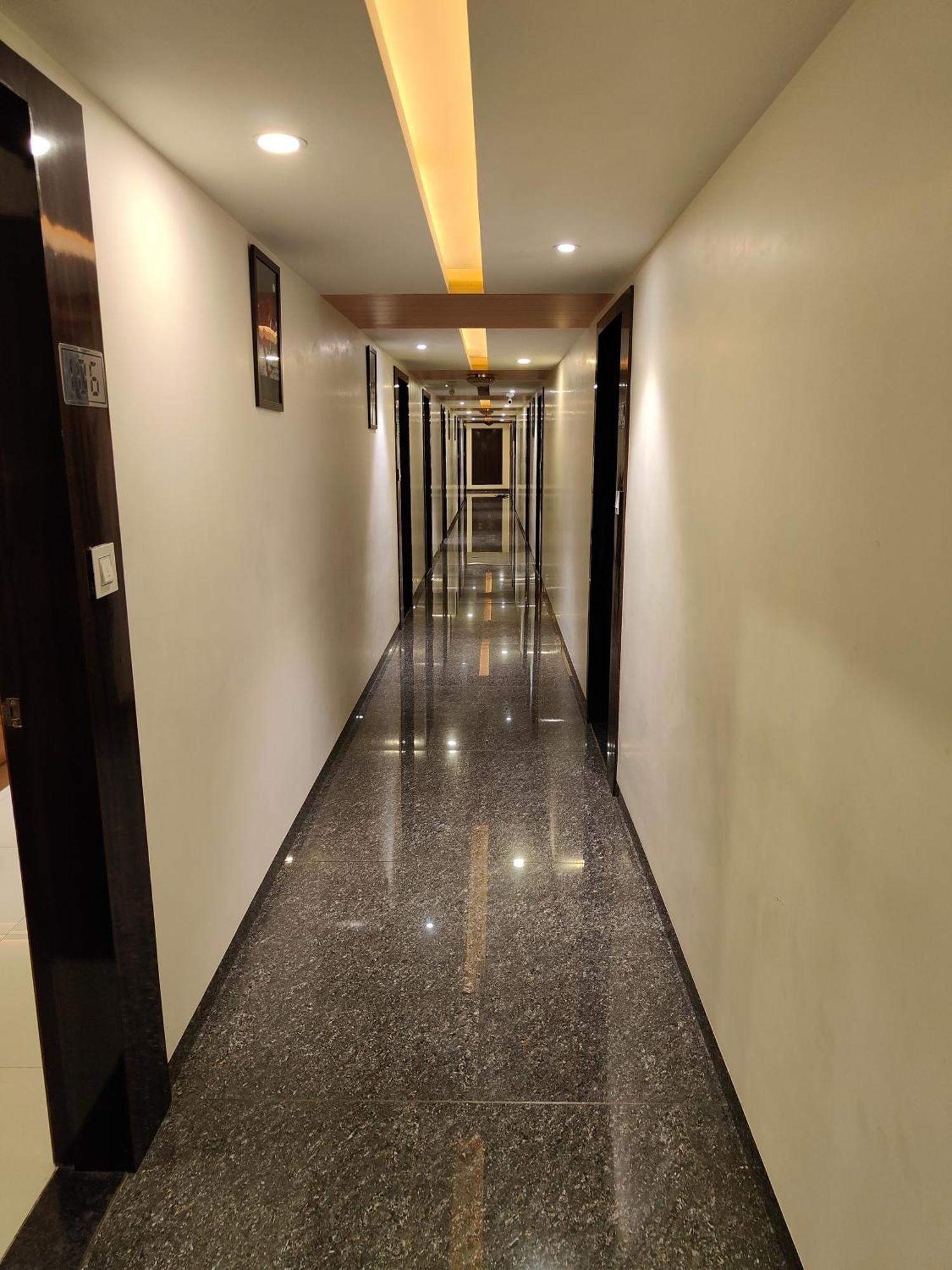 Hotel Sahyog&Rooms Surat Eksteriør bilde