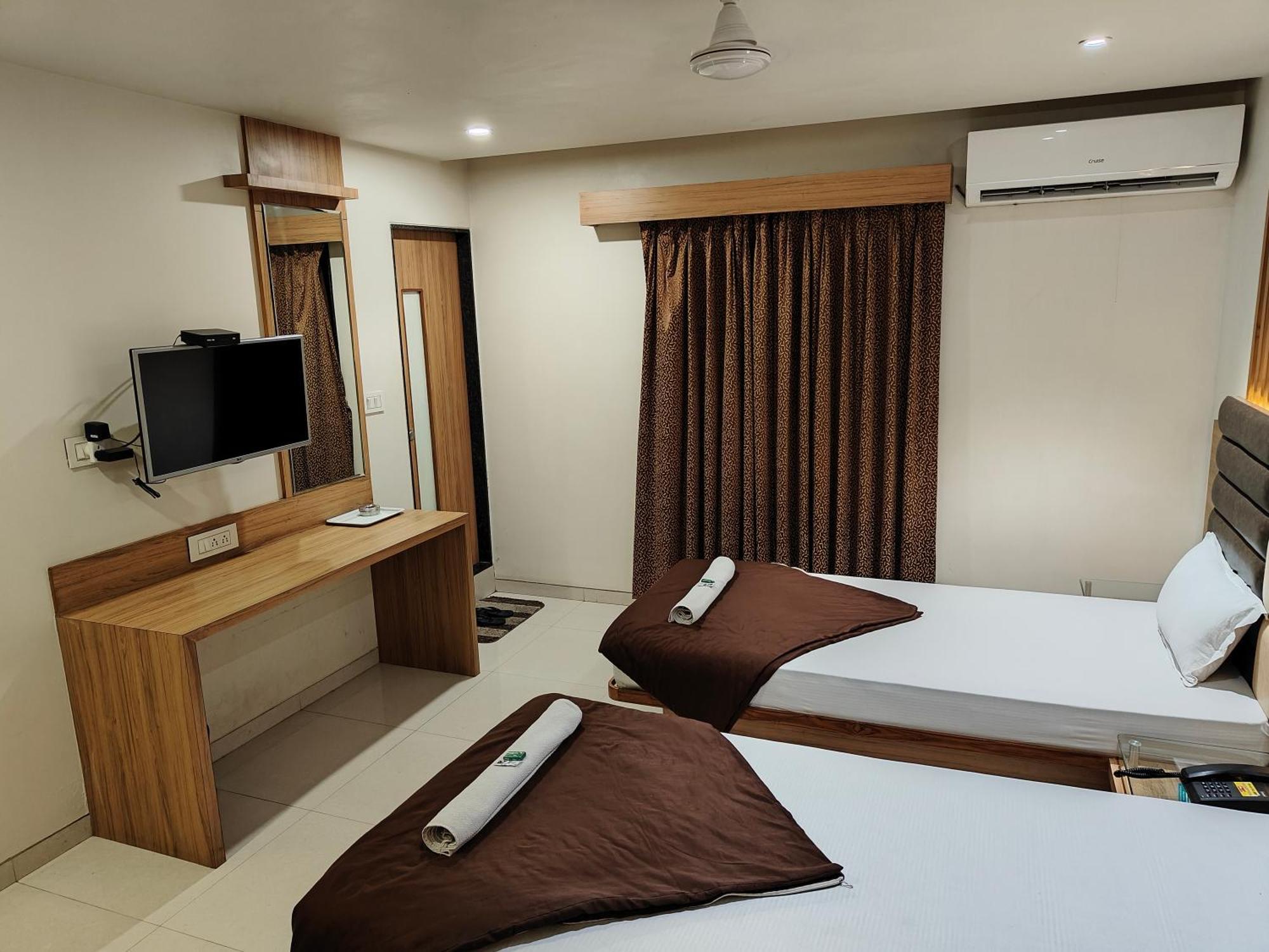Hotel Sahyog&Rooms Surat Eksteriør bilde