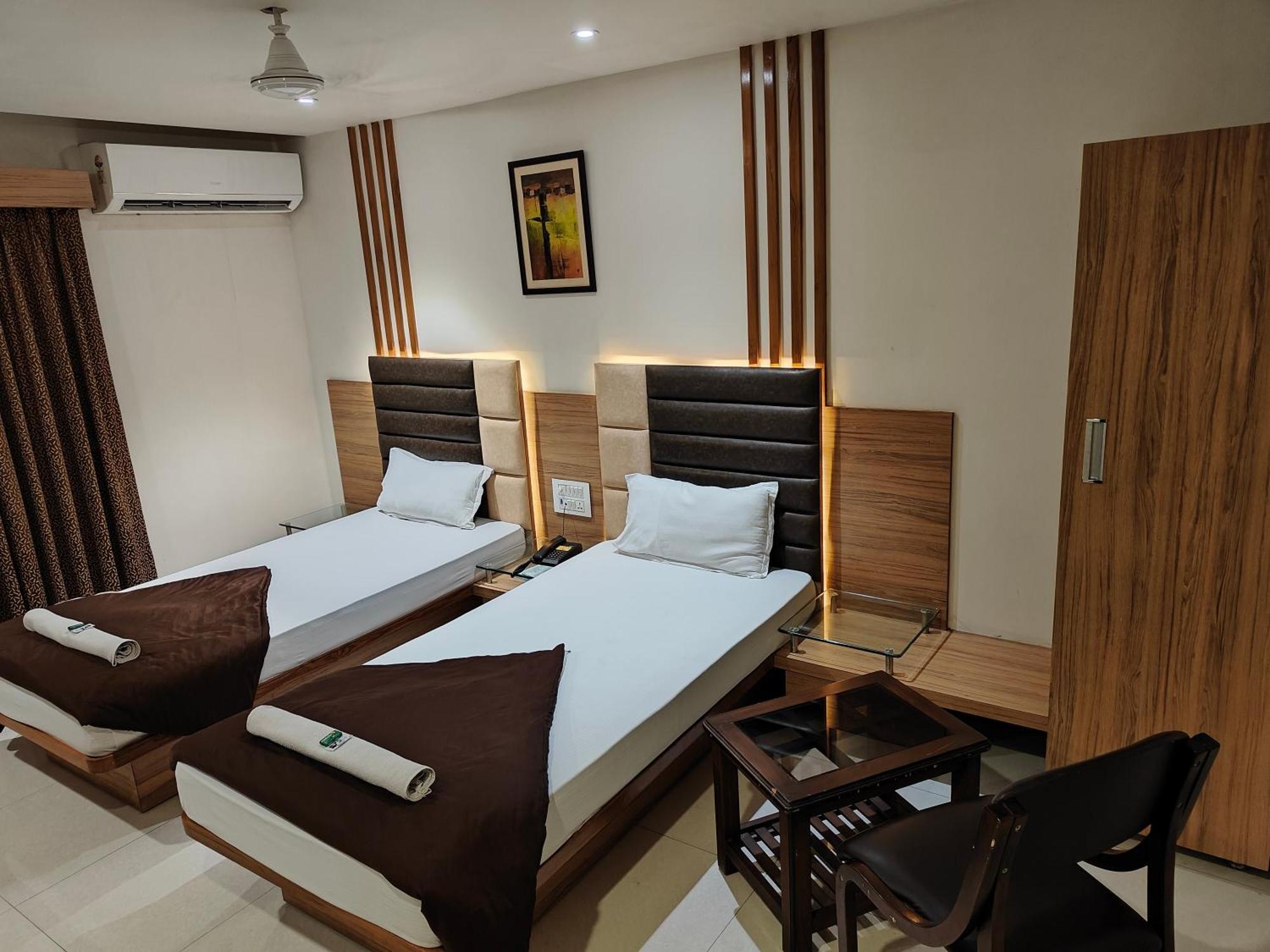 Hotel Sahyog&Rooms Surat Eksteriør bilde