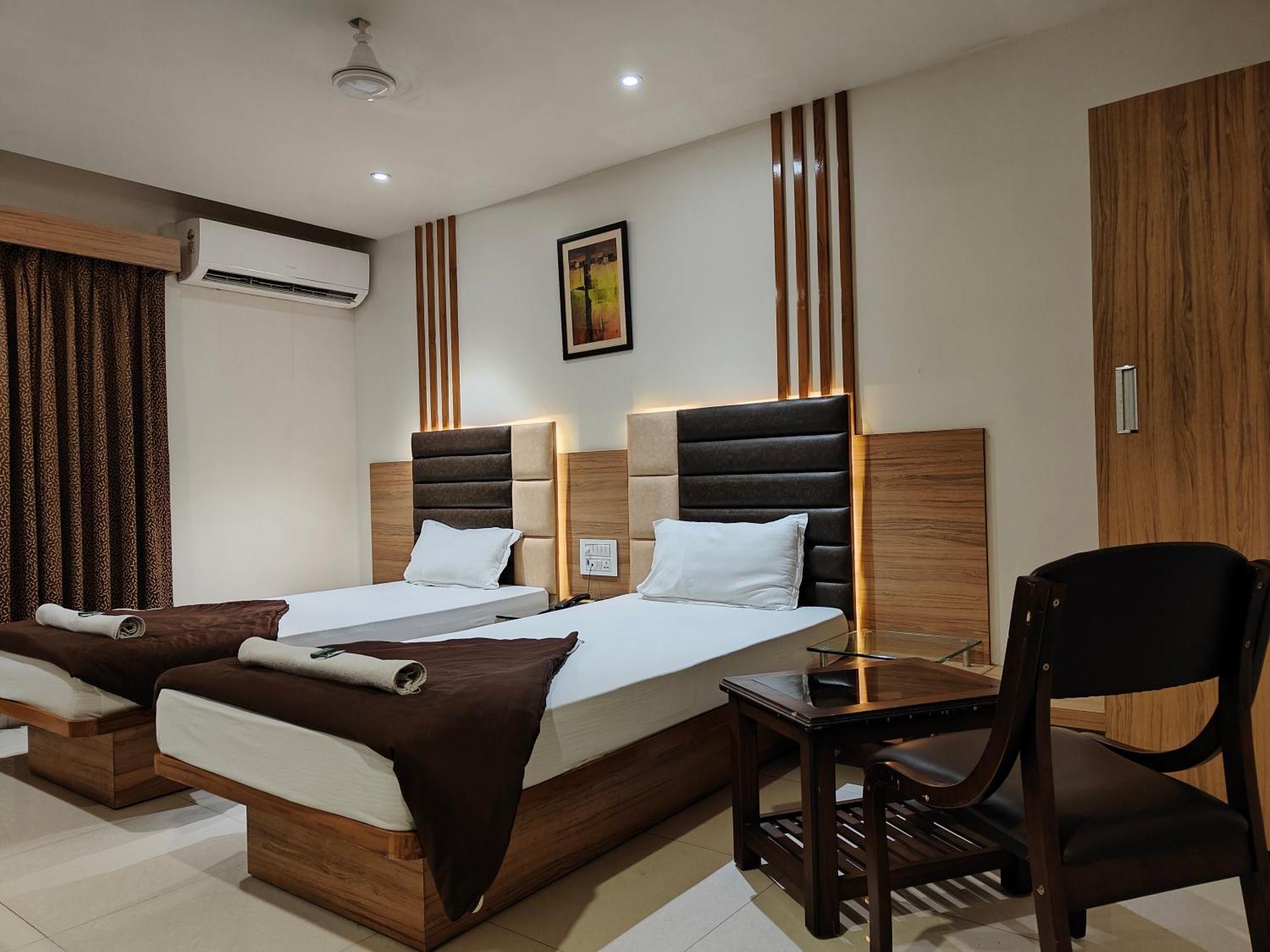Hotel Sahyog&Rooms Surat Eksteriør bilde