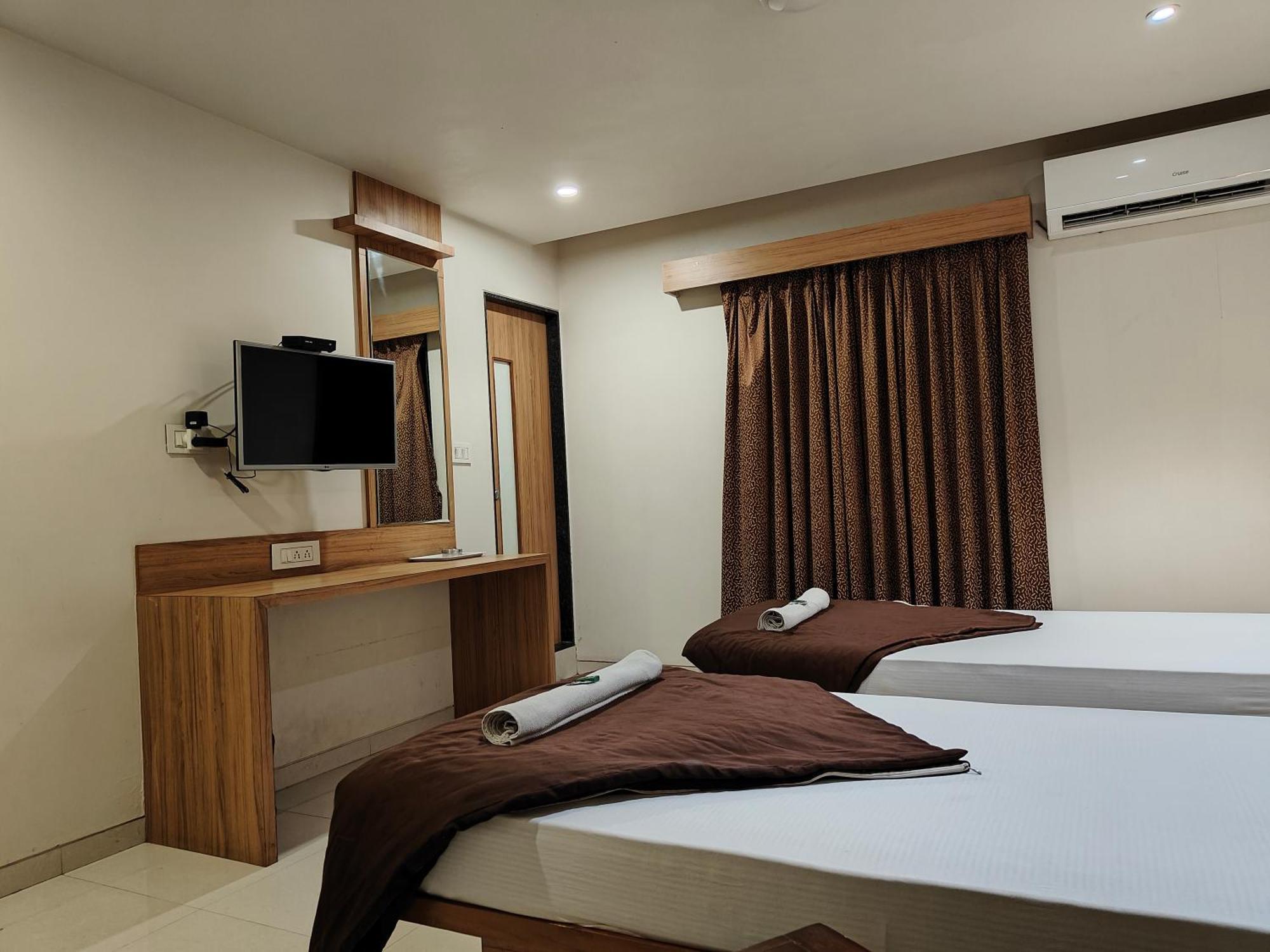 Hotel Sahyog&Rooms Surat Eksteriør bilde