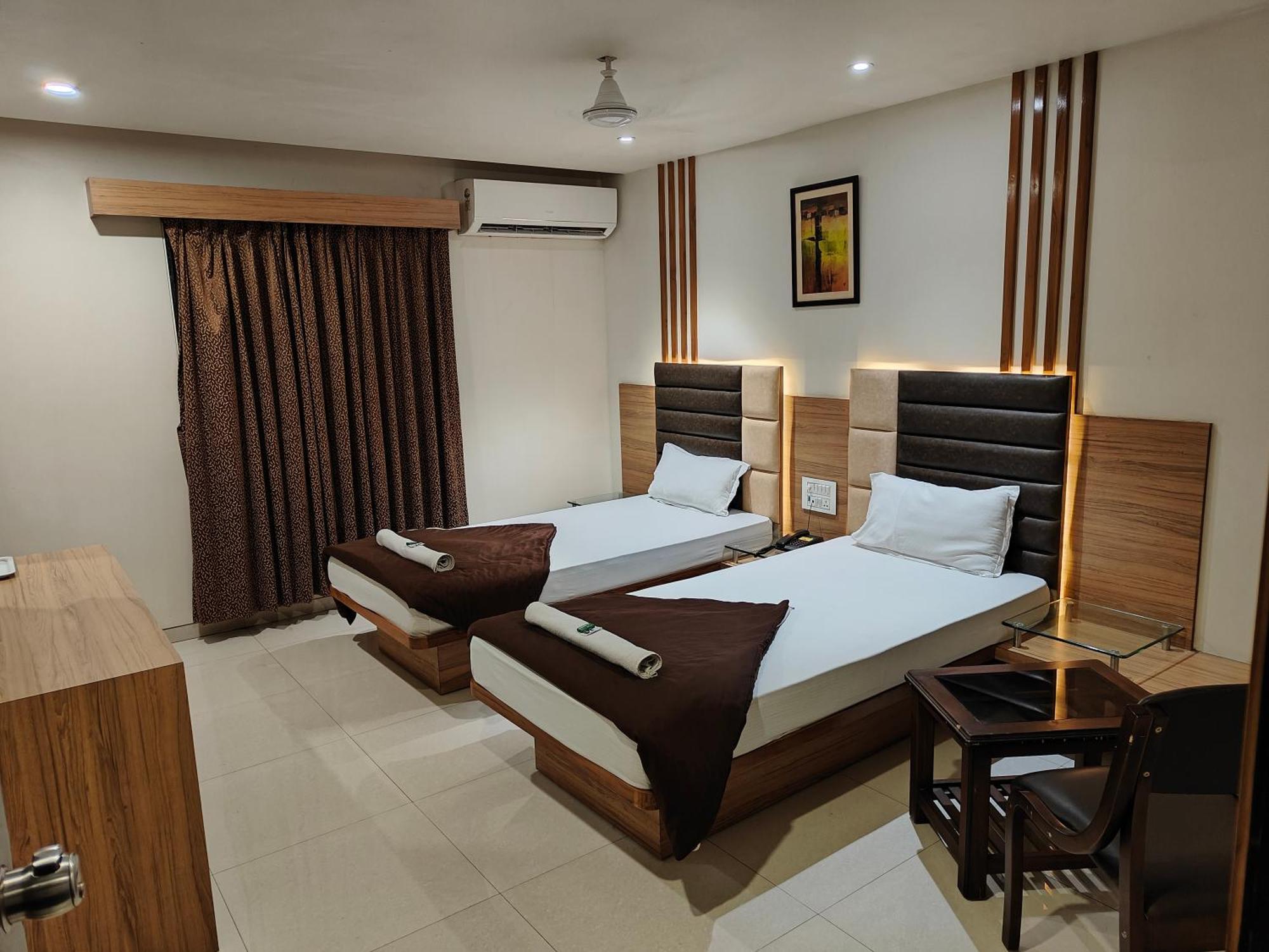 Hotel Sahyog&Rooms Surat Eksteriør bilde